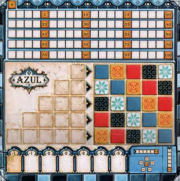 Plateau de jeu Azul avec zones de score et tuiles colorées prêt à jouer, vue d’ensemble du plateau.