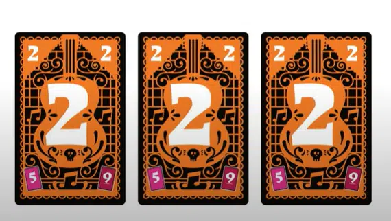 Trio, trois cartes identiques, c'est un trio